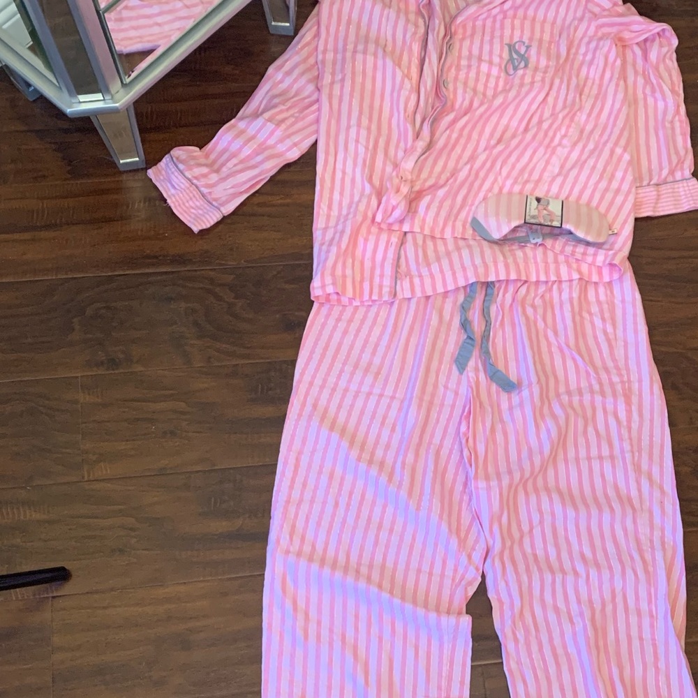 VS 3-piece pajama set
